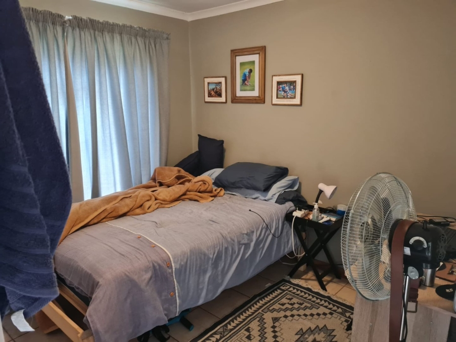 2 Bedroom Property for Sale in Langenhovenpark Free State